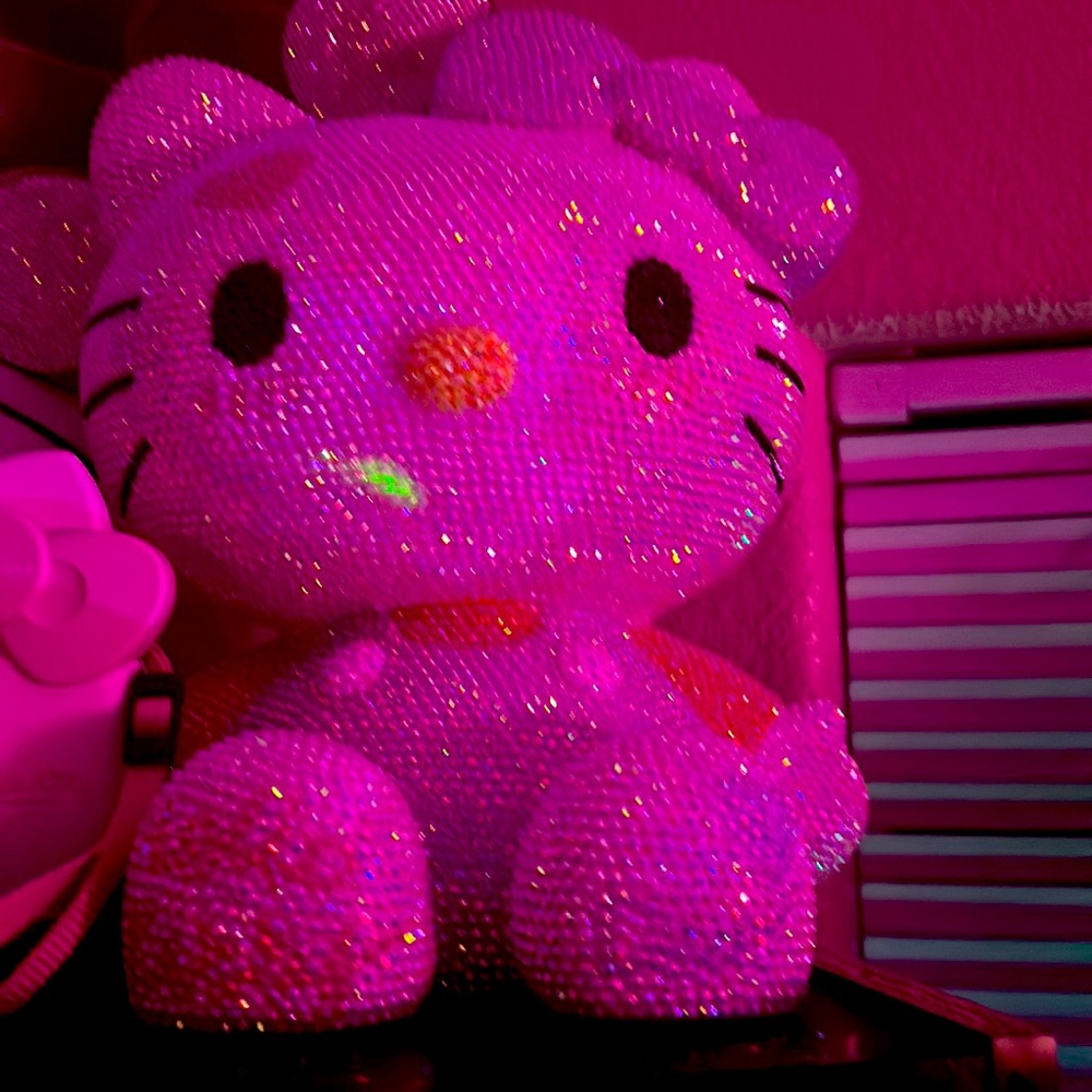 Bedazzled hello kitty